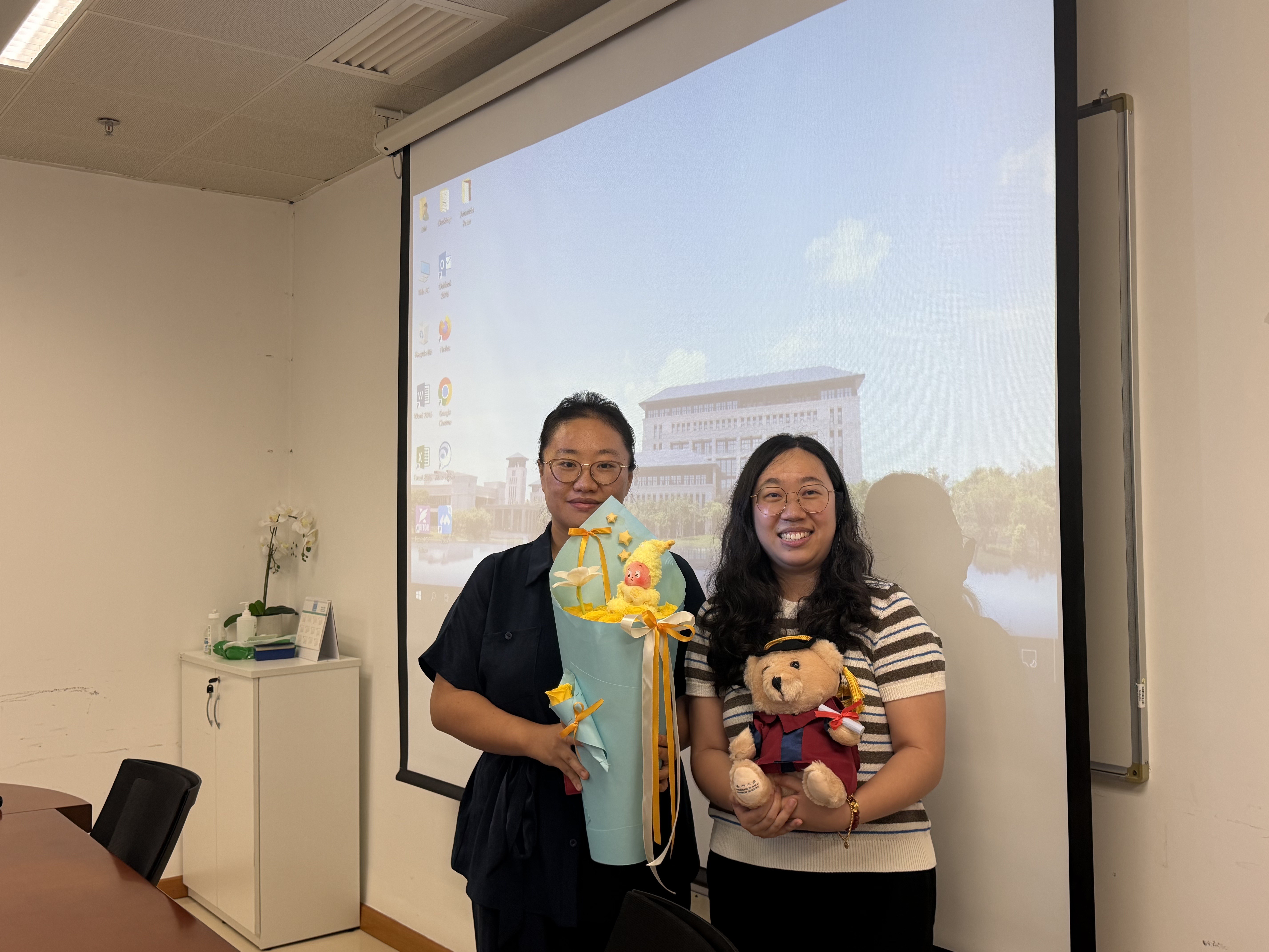 Congratulations to Dr. Keyi KANG on Her PhD Defense! (click for full size)